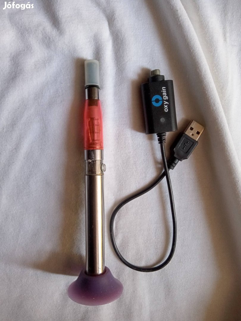 Elektromos cigaretta alkatrésznek (repedt tartály)