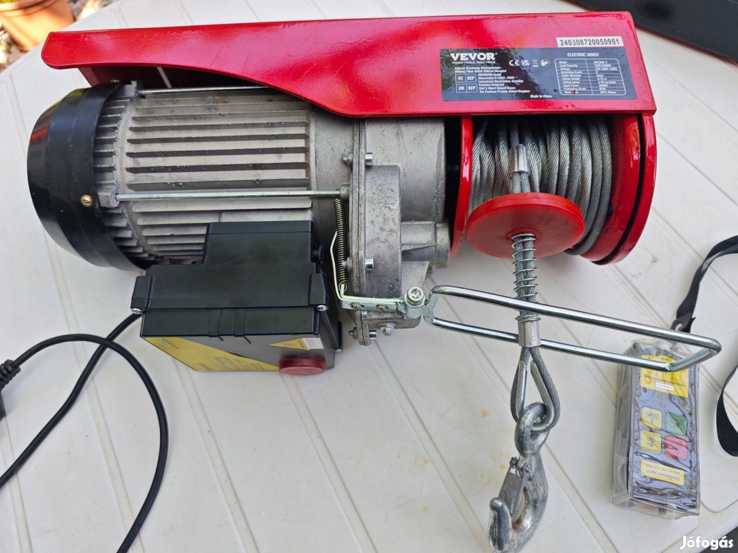 Elektromos emelő összes tartozékkal 1100 kg