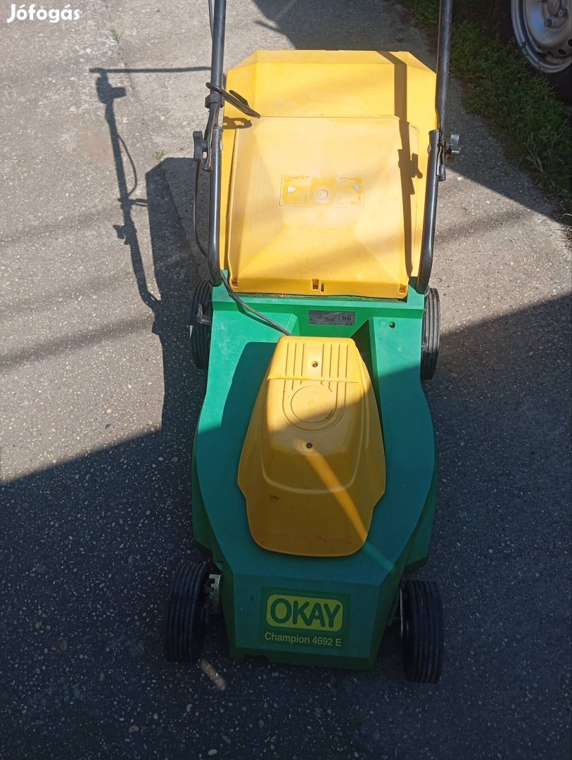 Elektromos fűgyűjtős fűnyíró 1600 W 46 cm kés szervizelve