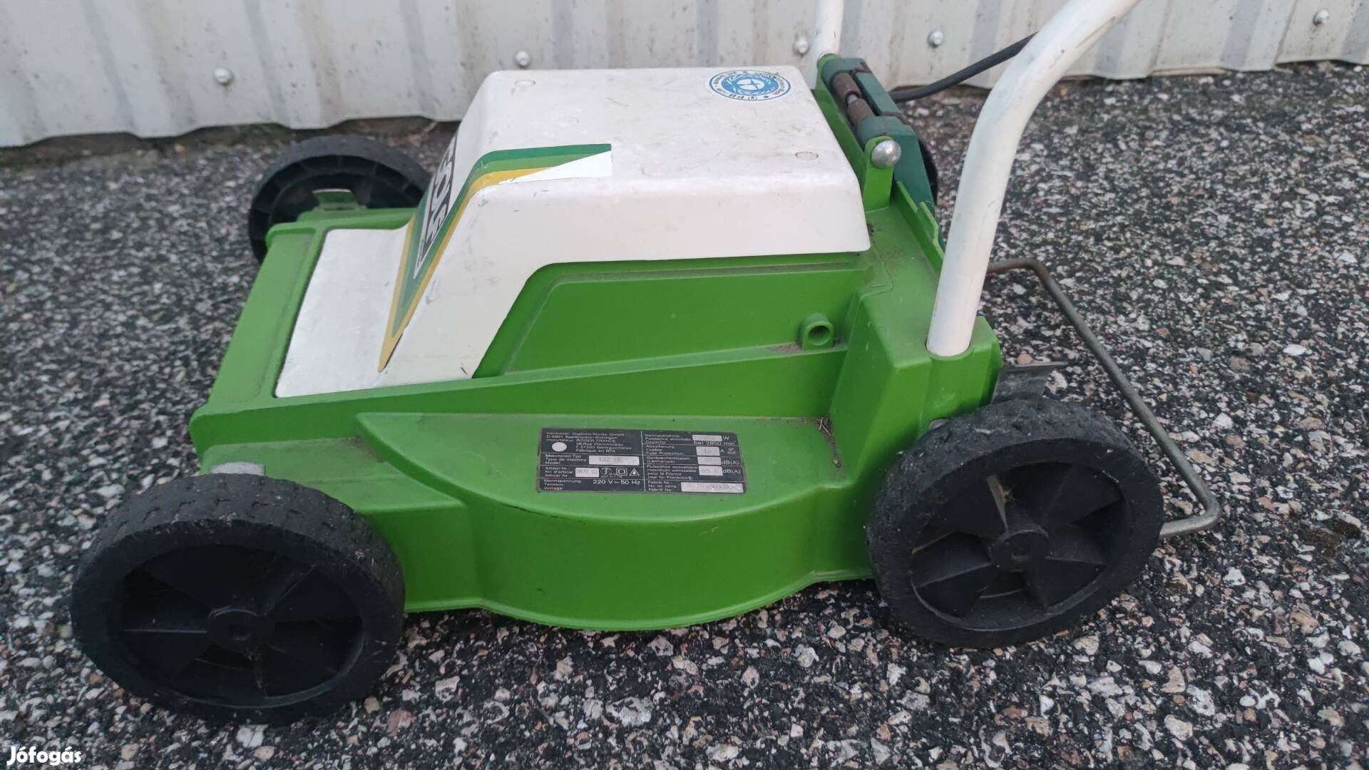 Elektromos fűnyíró 