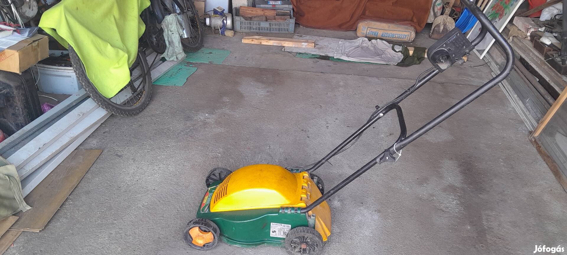 Elektromos fűnyíró műkőké