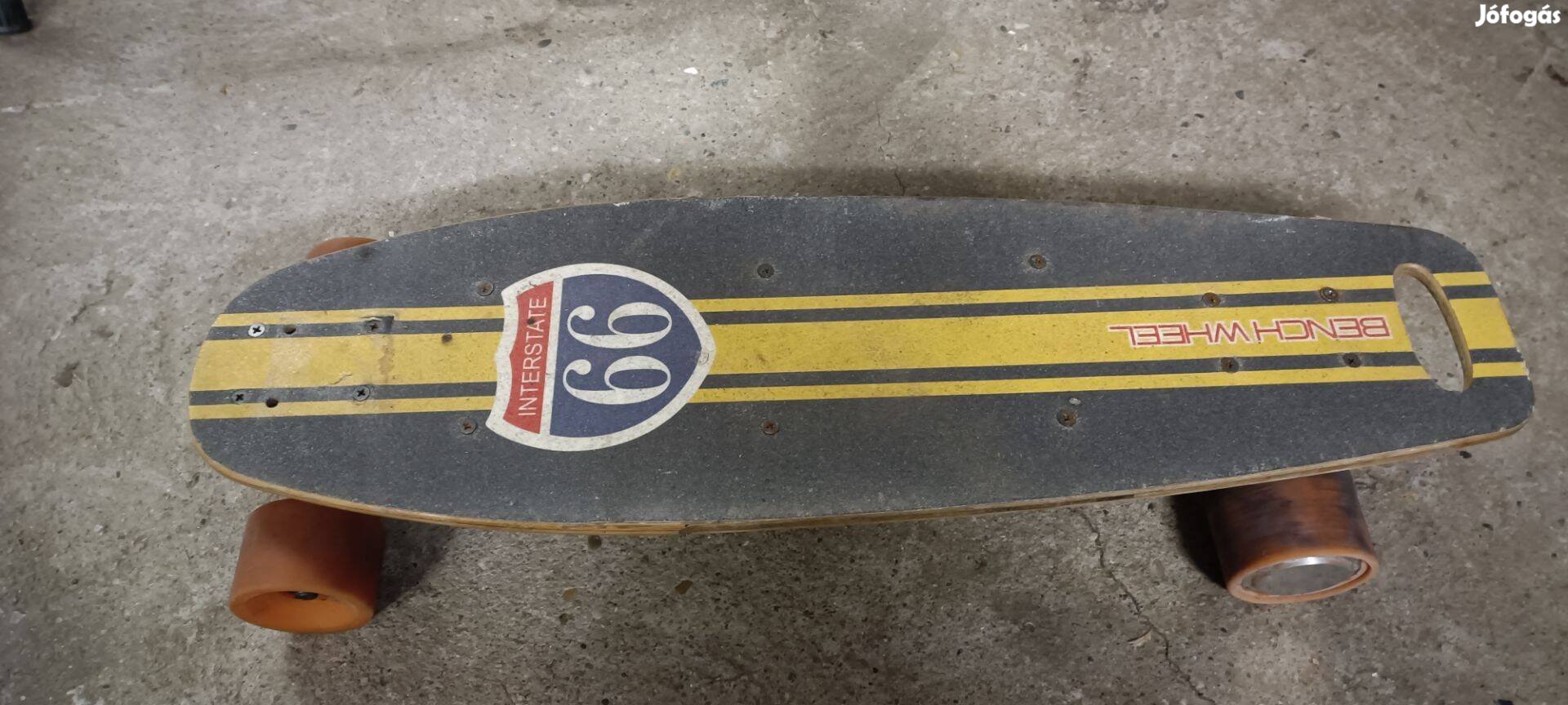 Elektromos gördeszka. Benchwheel