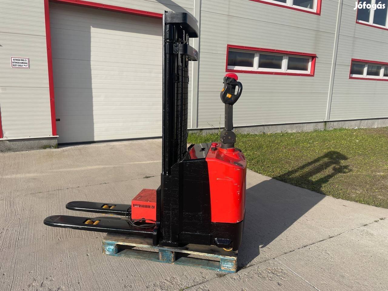 Elektromos gyalogkíséretű targonca Heli 1.2 t teherbírás 3 m emelés