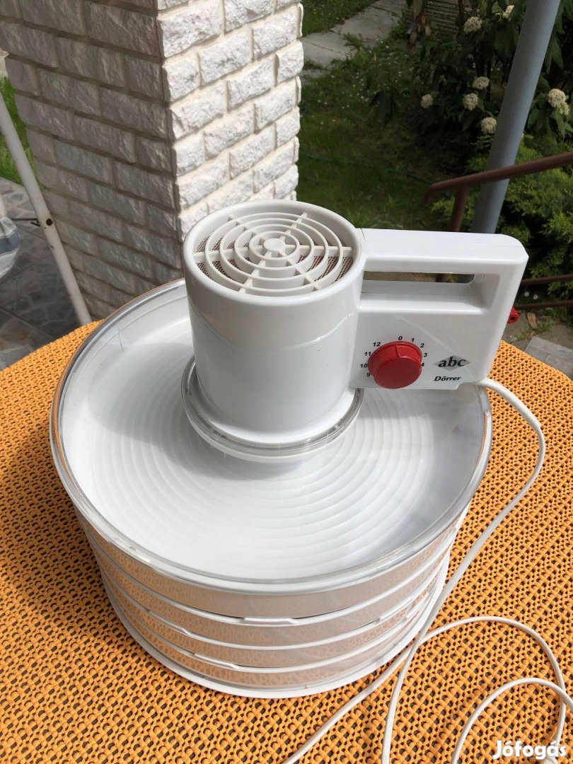 Elektromos gyümölcsaszaló berendezés