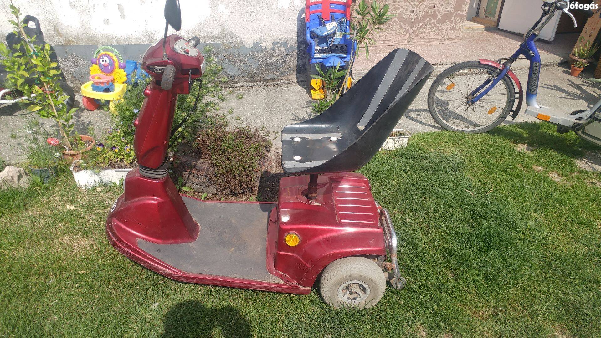 Elektromos,háromkerekű moped