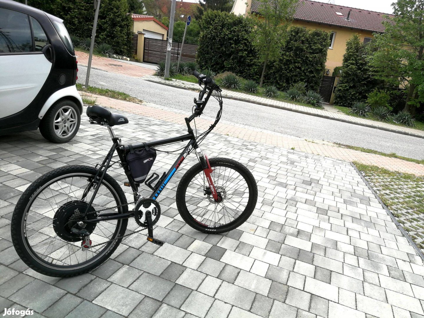 Elektromos kerékpár 36V 500W egyedi, gázkaros + pedelec