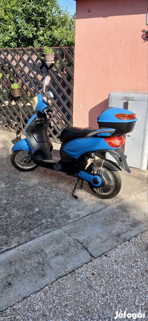 Elektromos kerékpár/ kismotor/