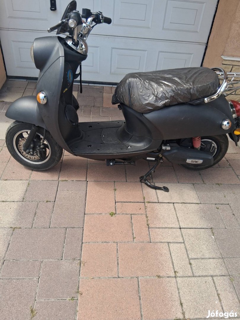 Elektromos kerékpár, moped, robogó 