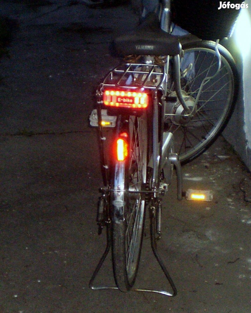 Elektromos kerékpár, roller robogó hátsó lámpa