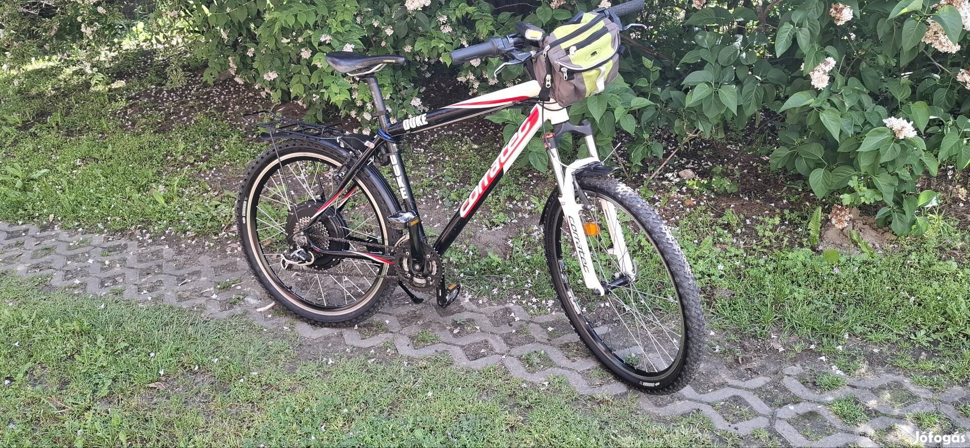 Elektromos kerékpár pedál érzékelős és gázkaros