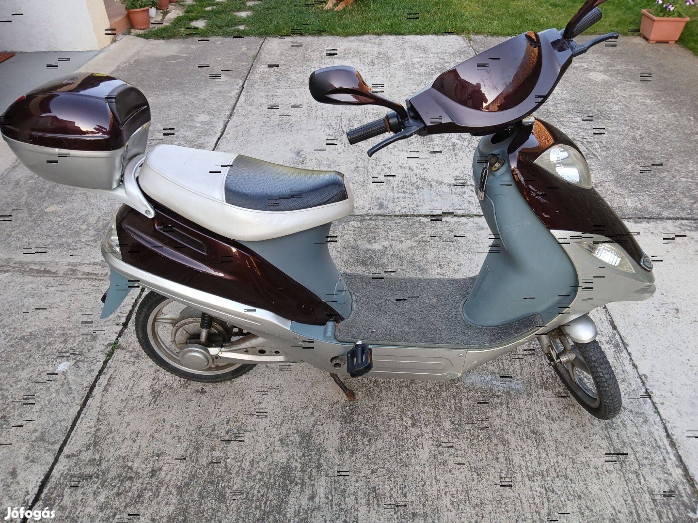 Elektromos kerékpár robogó 36V 300W új aksival eladó