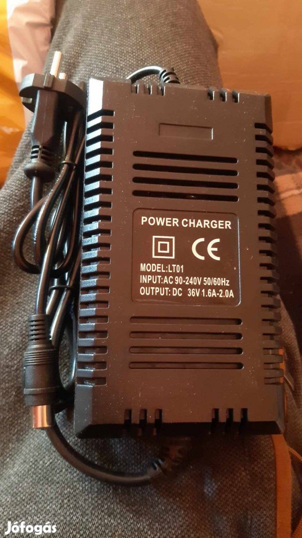 Elektromos kerékpár töltő