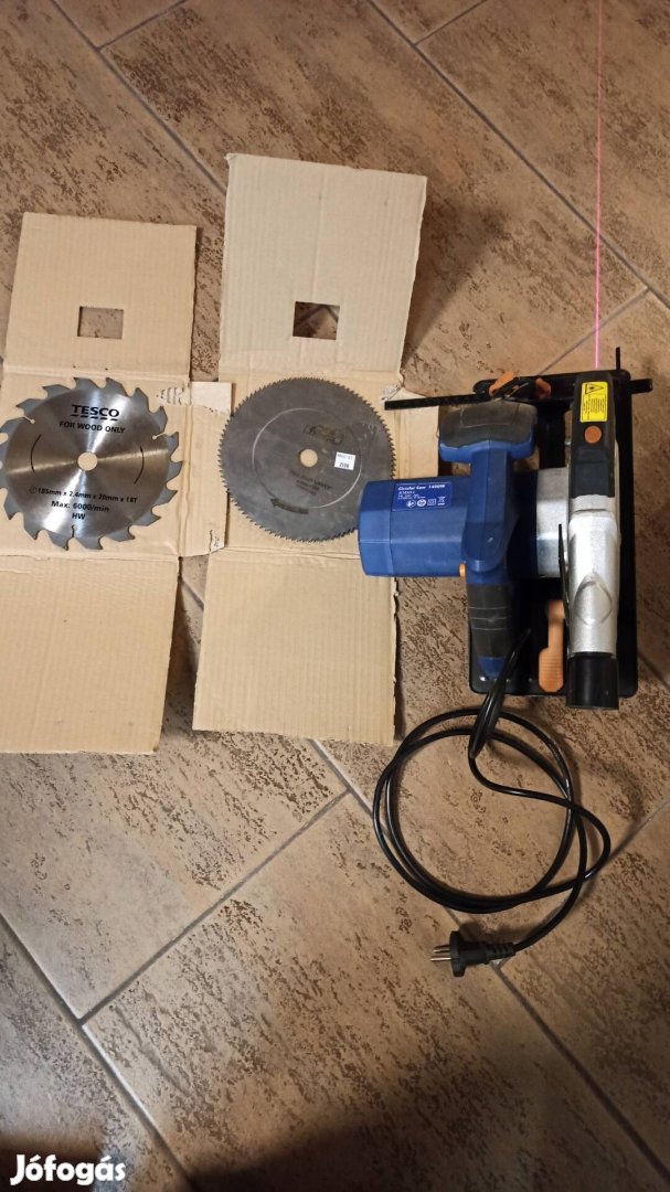 Elektromos kézi körfűrész, lézeres irányfénnyel (1400w)