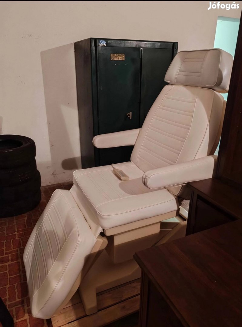 Elektromos kozmetikai kezelőágy