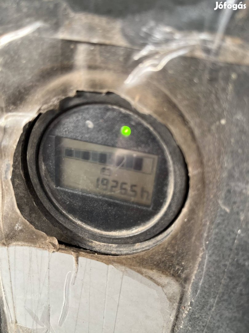 Elektromos meghajtású, bázisemelésű targonca