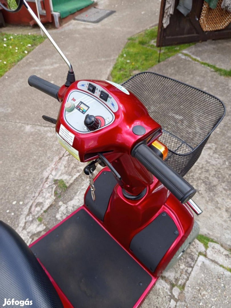 Elektromos moped rokkantkocsi