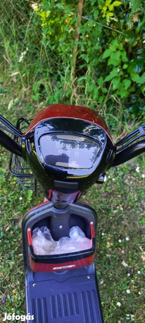 Elektromos motor Kétkerekű Max. Sebessége 25Km E-MOB27 14" 