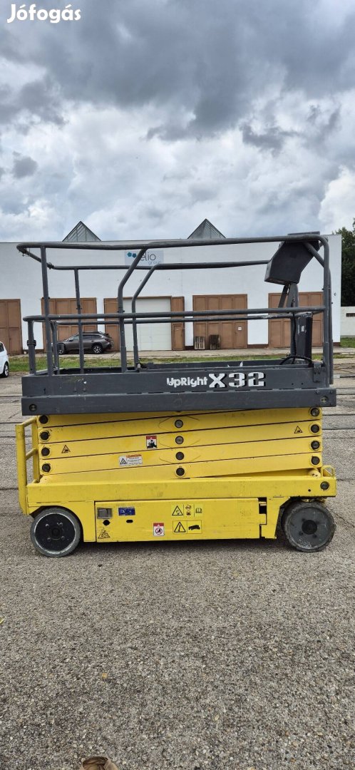 Elektromos ollós emelő Upright X32