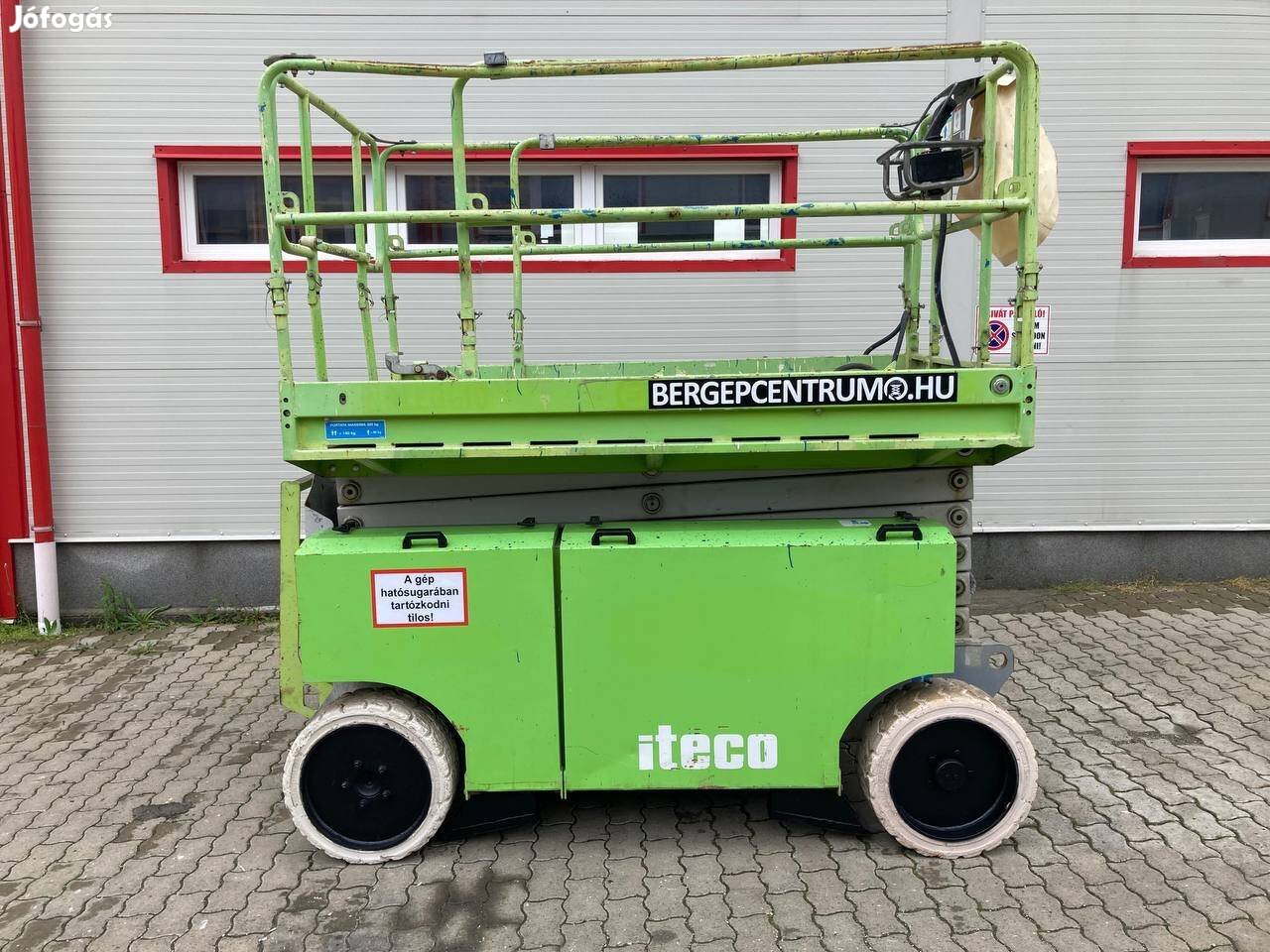 Elektromos ollós személyemelő Iteco IT 12151 13,80 m munkamagasság