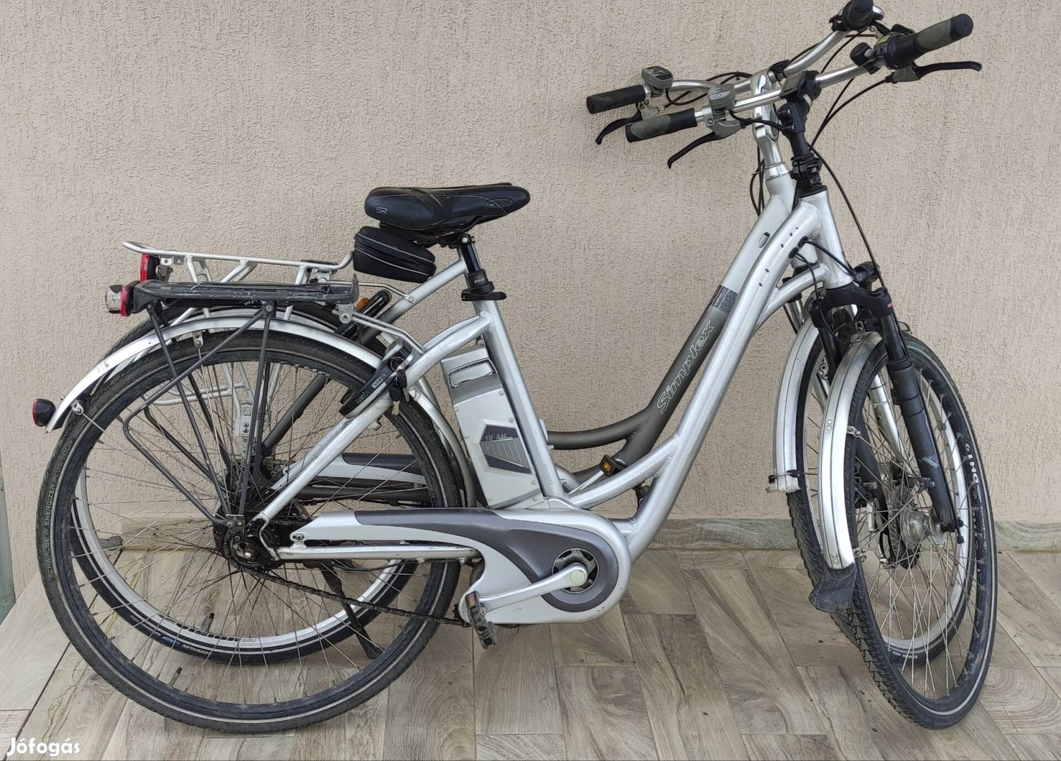 Elektromos pedelec középmotoros kerékpár 