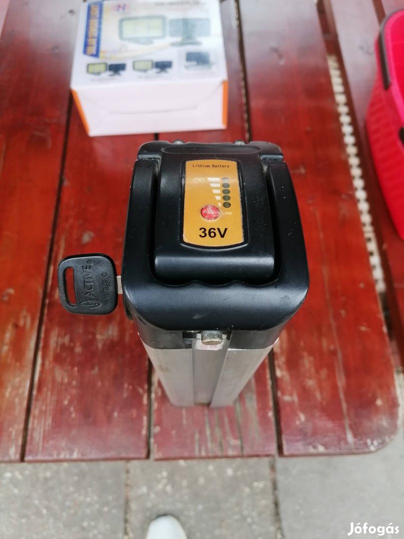 Elektromos rásegitésü kerékpár akkumulátorok.