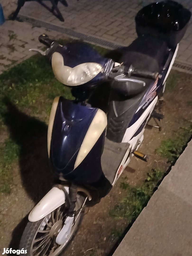 Elektromos robogó