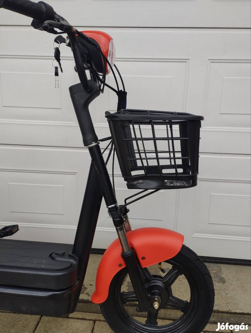 Elektromos robogó, kerékpár, moped