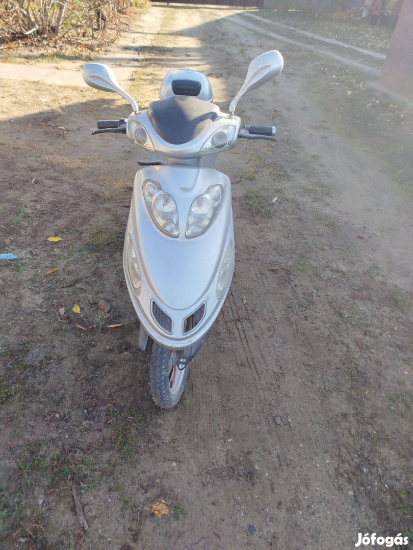 Elektromos robogó alkatrésznek