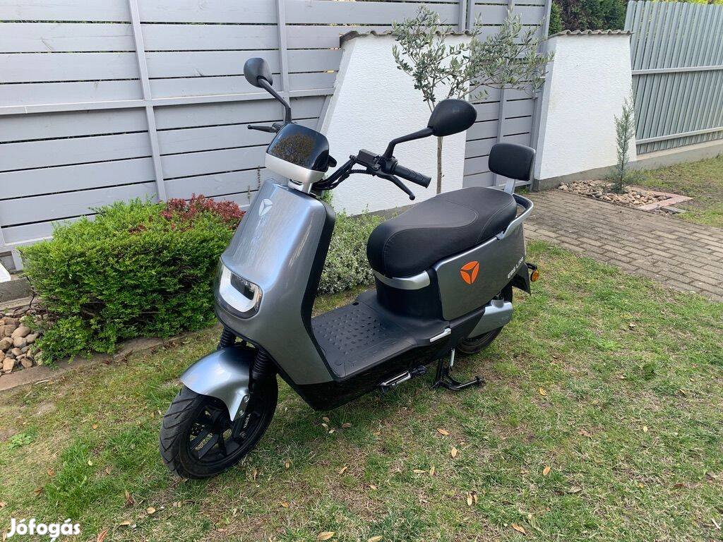 Elektromos robogó motor Yadea Z tech Ztech Z-tech E 85 Lite újszerű