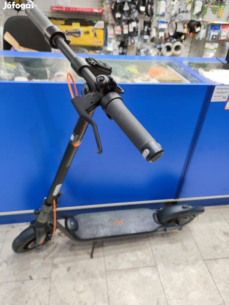 Elektromos roller Ninebot F2 400W
