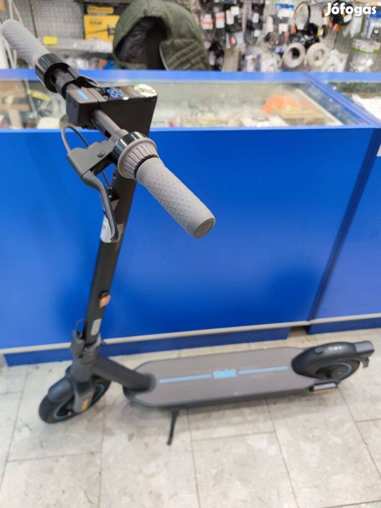 Elektromos roller Ninebot Max G30D II 350W szép állapotban