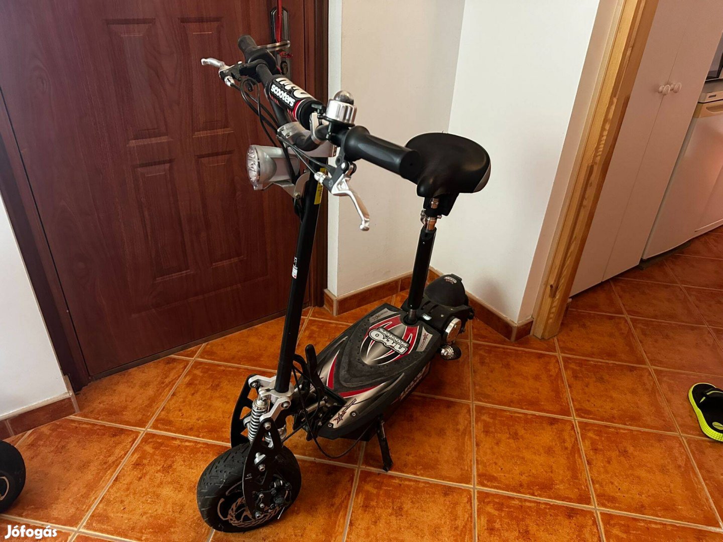 Elektromos roller Nitro Scooter XE1000 Plus
