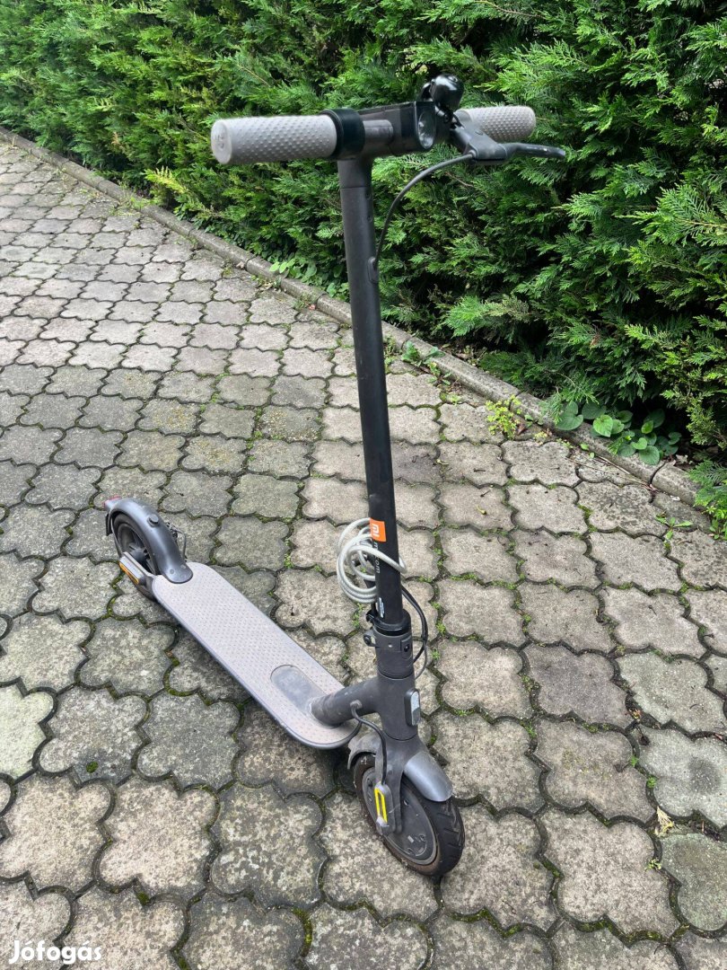 Elektromos roller - Xiaomi Mi Electric Scooter 1S EU
