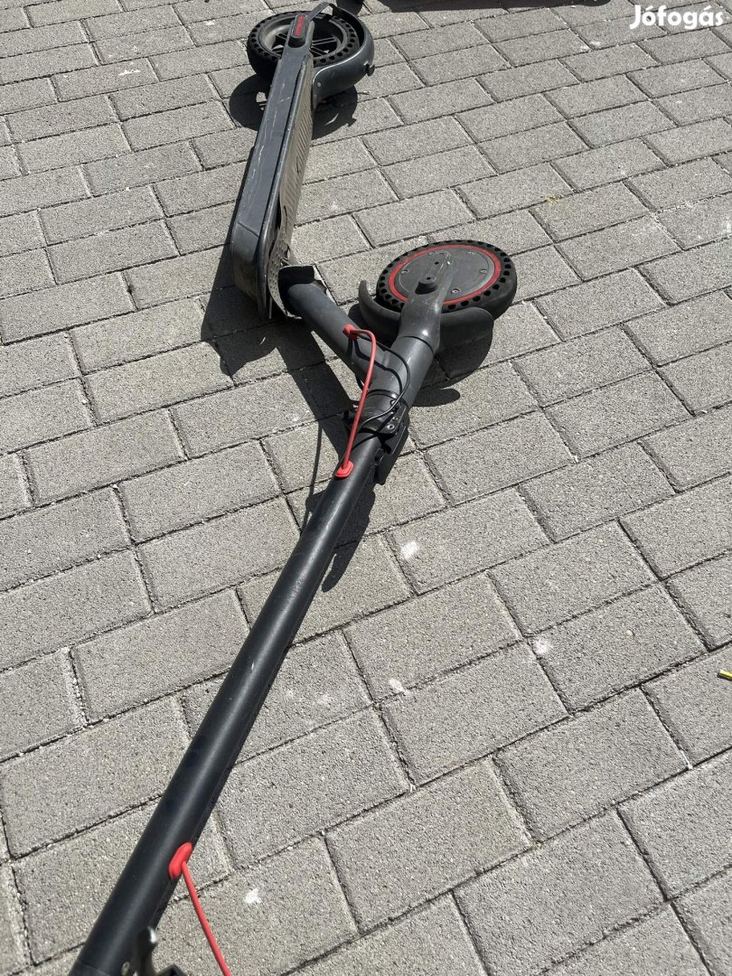 Elektromos roller alkatrész