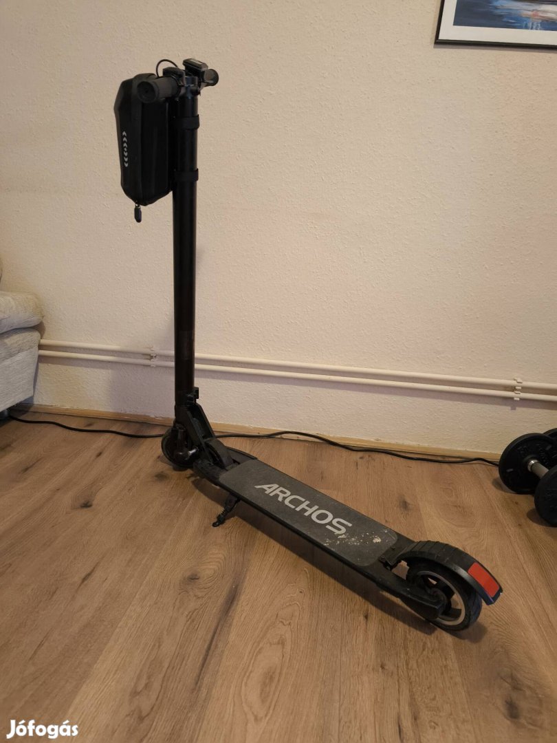 Elektromos roller összecsukható akku 8ah hatótáv 15-20km 6kg