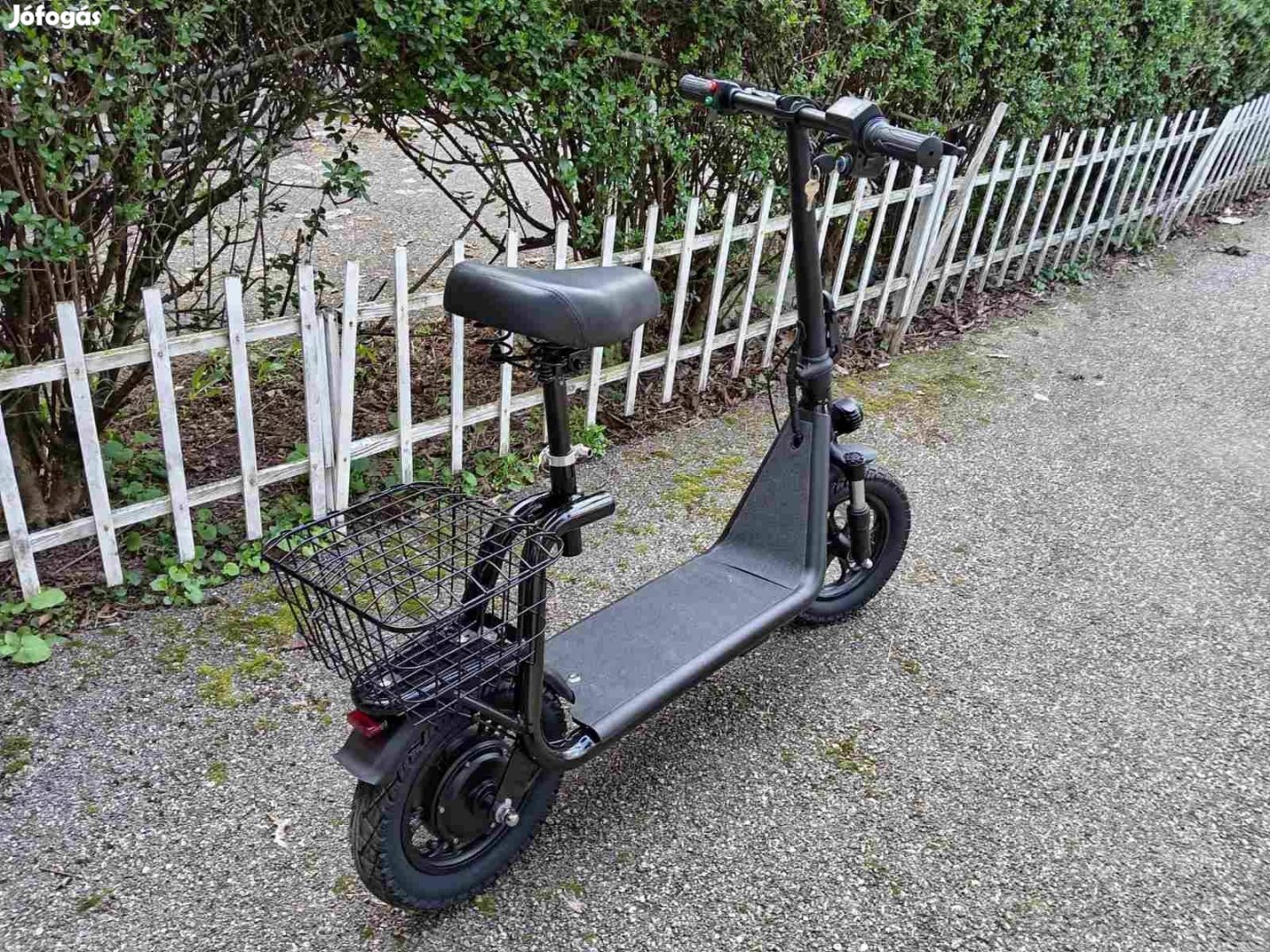Elektromos roller újszerű (felnőtt)