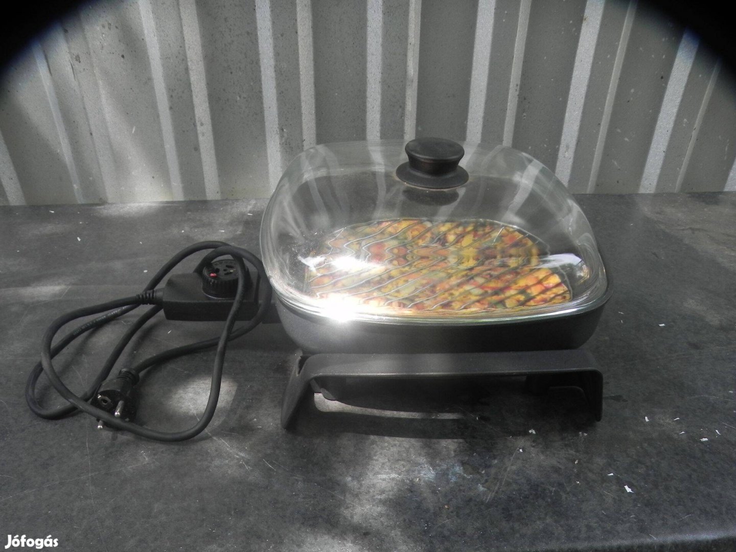 Elektromos serpenyő. Sosem használt