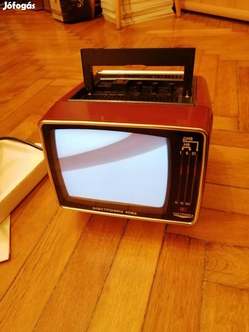 Elektronika 408D hordozható televízió