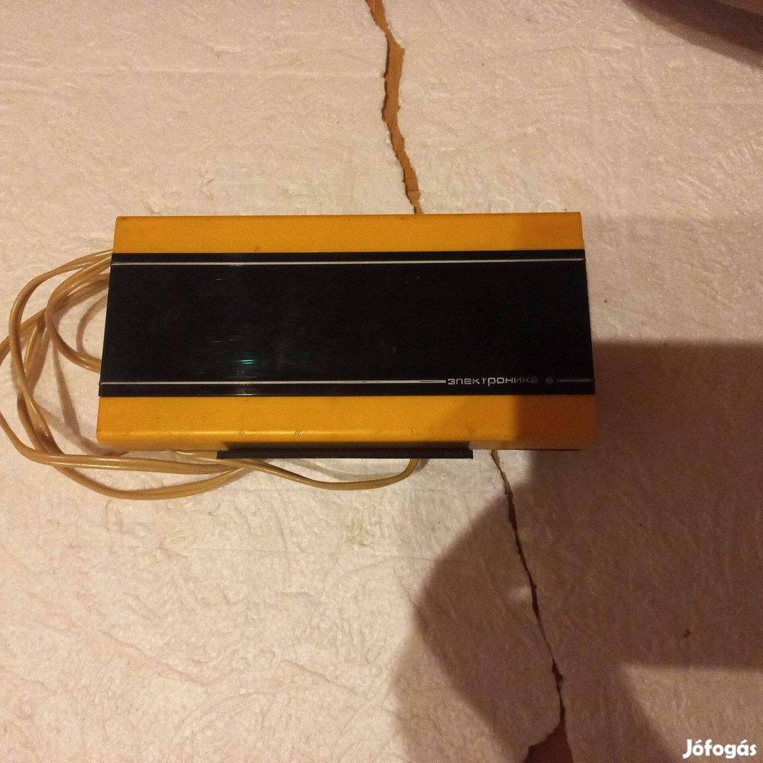 Elektronika orosz óra sárga
