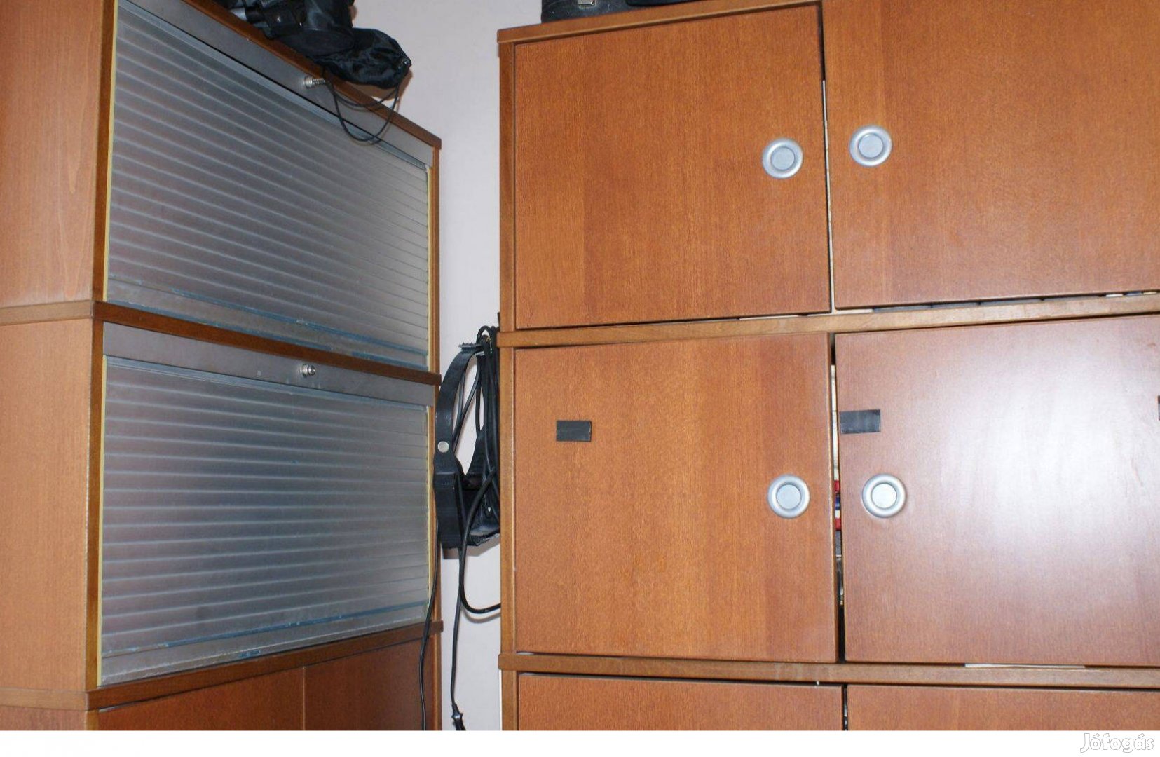 Elemes IKEA irodabútor rolós, ajtós eladó