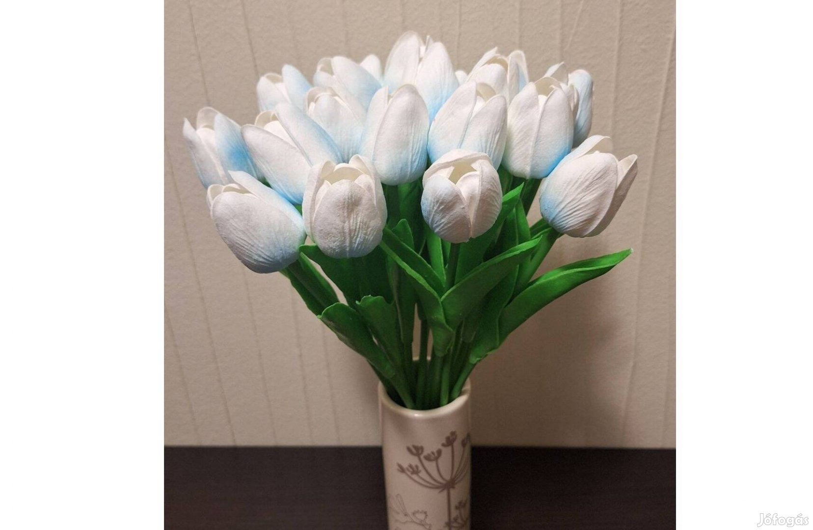 Élethű tulipáncsokor