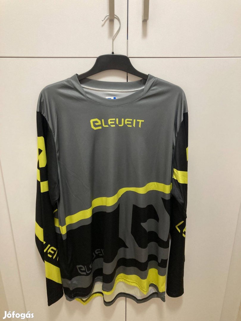 Eleveit cross ruha szett