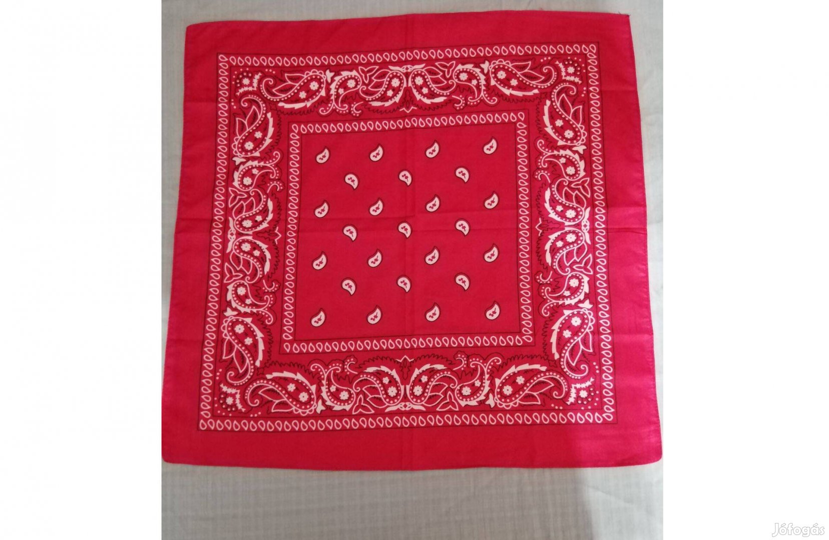 Elkelt! Fejkendő, kis méret, bandana, 55 cm