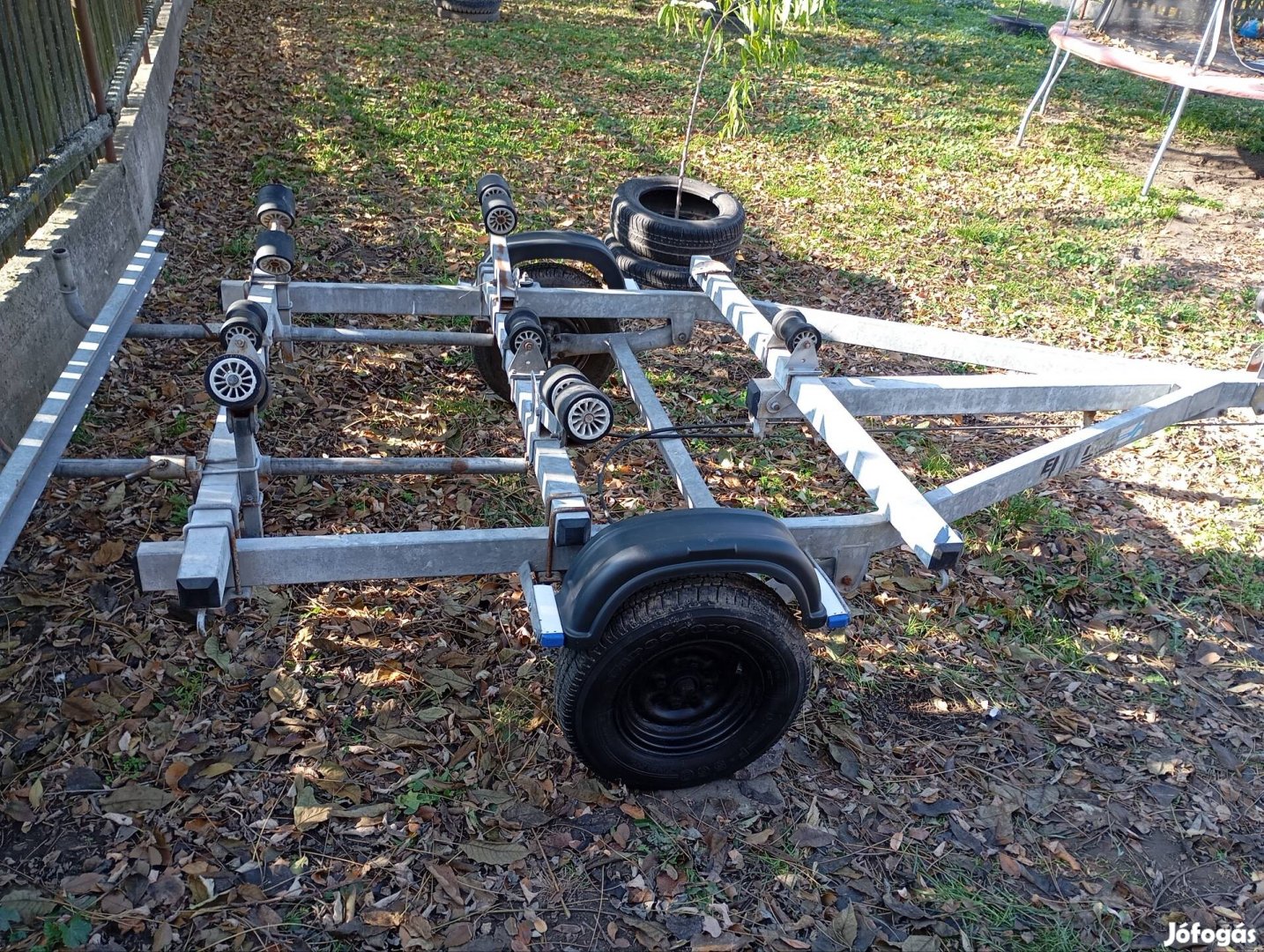 Ellebi Sólyakocsi csónakszállitó