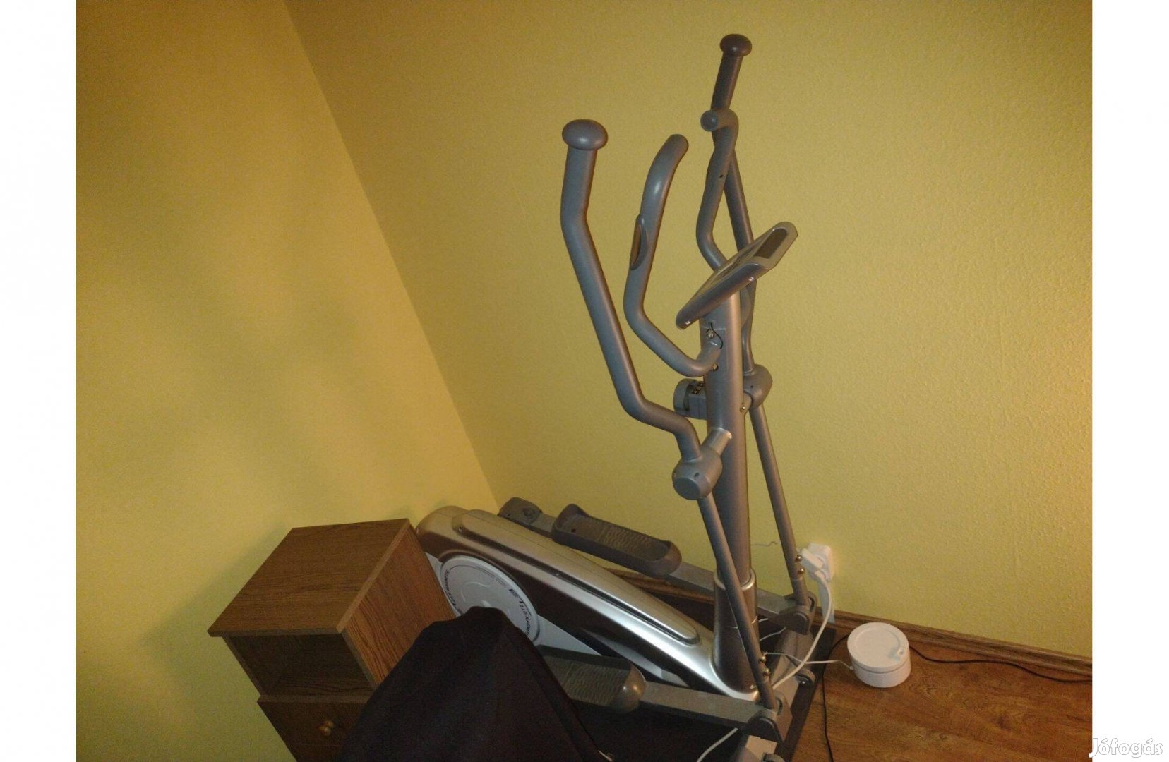 Elliptikus tréner 120 kg-ig 8 sebességes, digitális,