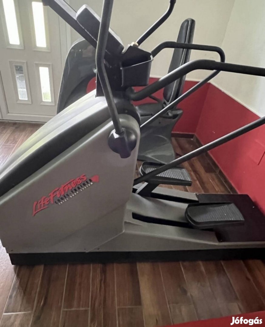 Elliptikus tréner Life fitness Atlas Technogym