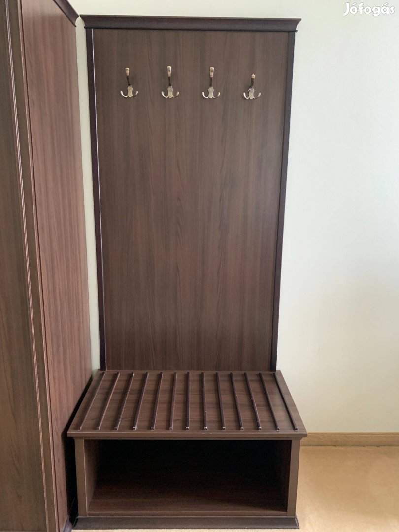 Előszoba szekrény