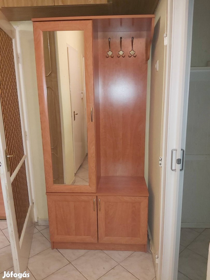 Előszoba szekrény