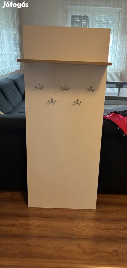 Előszobafal cipősszekrény