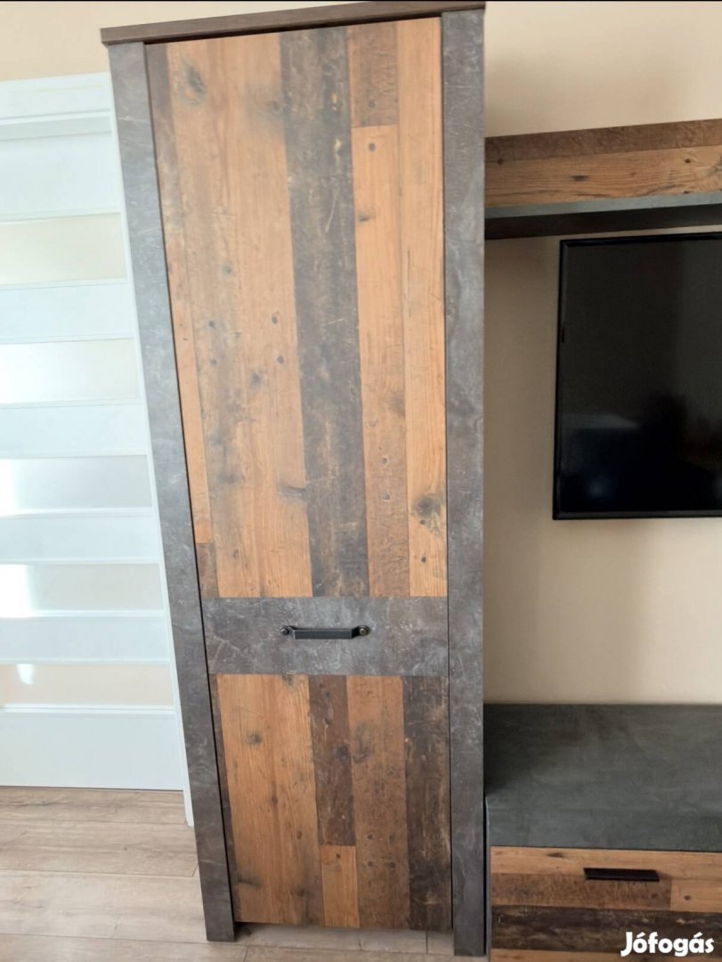 Előszobaszekrény - Ontario stílus Jó állapotban